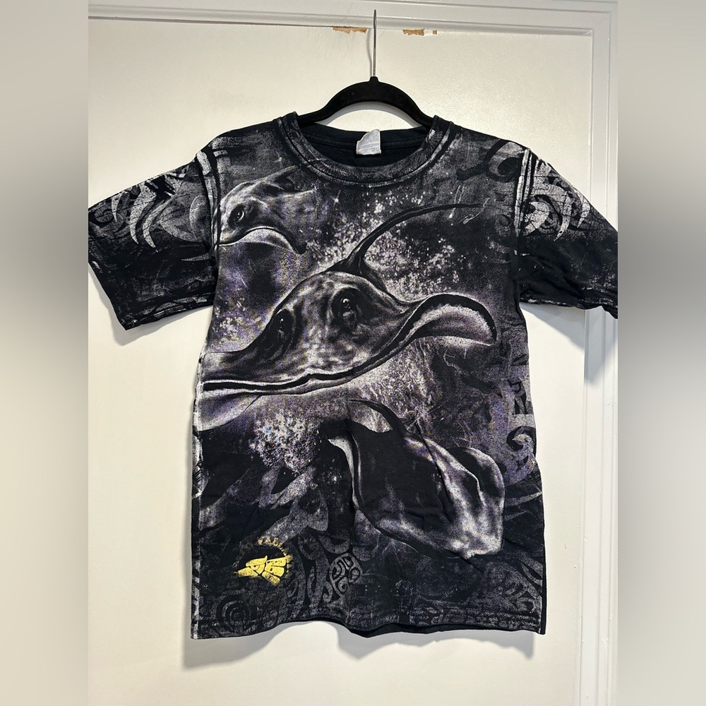 Yazbek Y2K Sz: S Graphic AOP manta ray Puerto Vallarta Streetwear t-shirt.